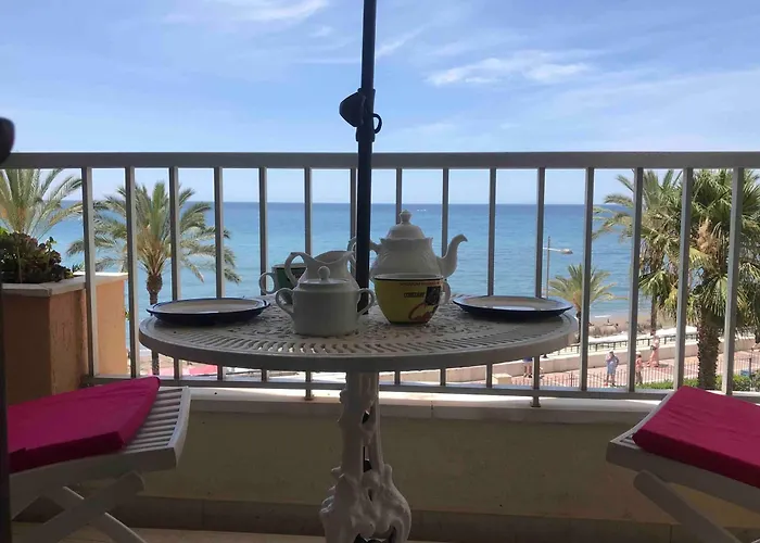 Primera Linea De Playa بيت للعطل ماربيا